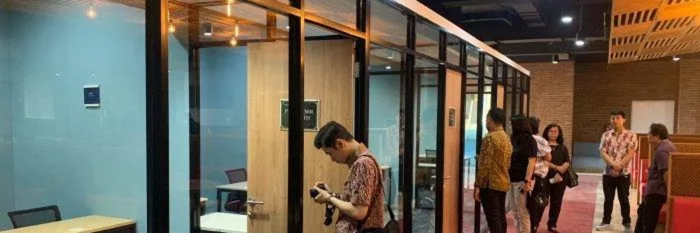 Genius Idea membuka cabang baru di Gedung Sentraland Lantai 2, Jalan Ki Mangunsarkoro 36, Kota Semarang. Artikel ini telah tayang di TribunJateng.com dengan judul Minat Coworking Space Meningkat, Genius Idea Buka Cabang Kelima di Semarang, https://jateng.tribunnews.com/2023/12/08/minat-coworking-space-meningkat-genius-idea-buka-cabang-kelima-di-semarang.
